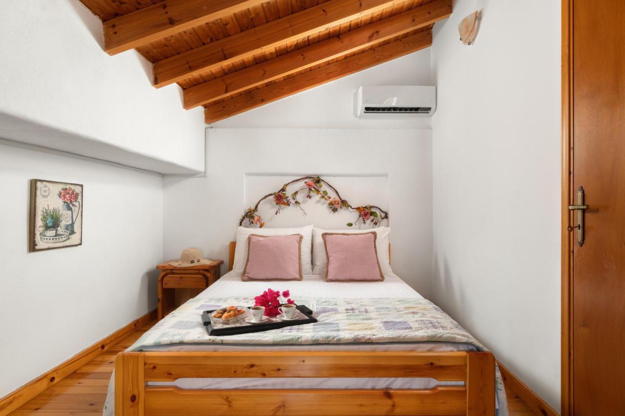 Villa Little Karafillias Chalki House Exterior foto